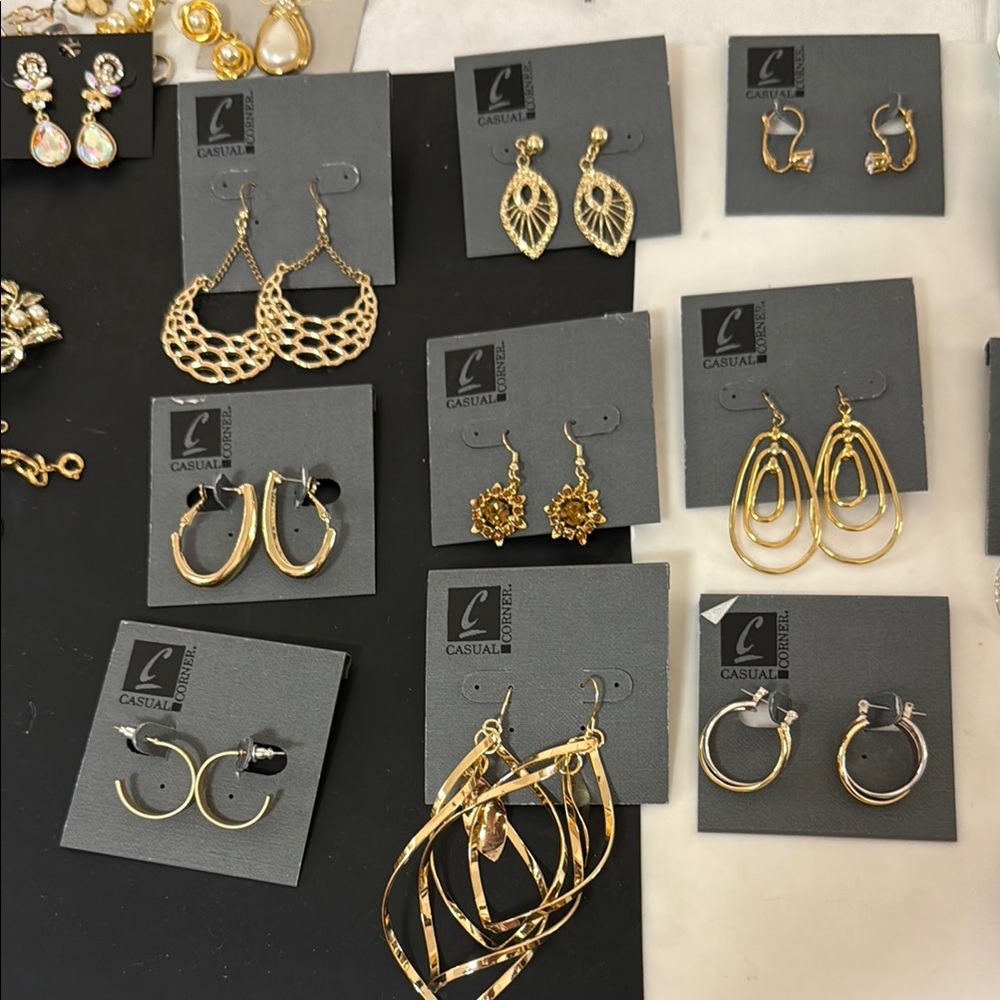 3/$12 Vintage dead stock Gold & Silver Earrings Set nwt
